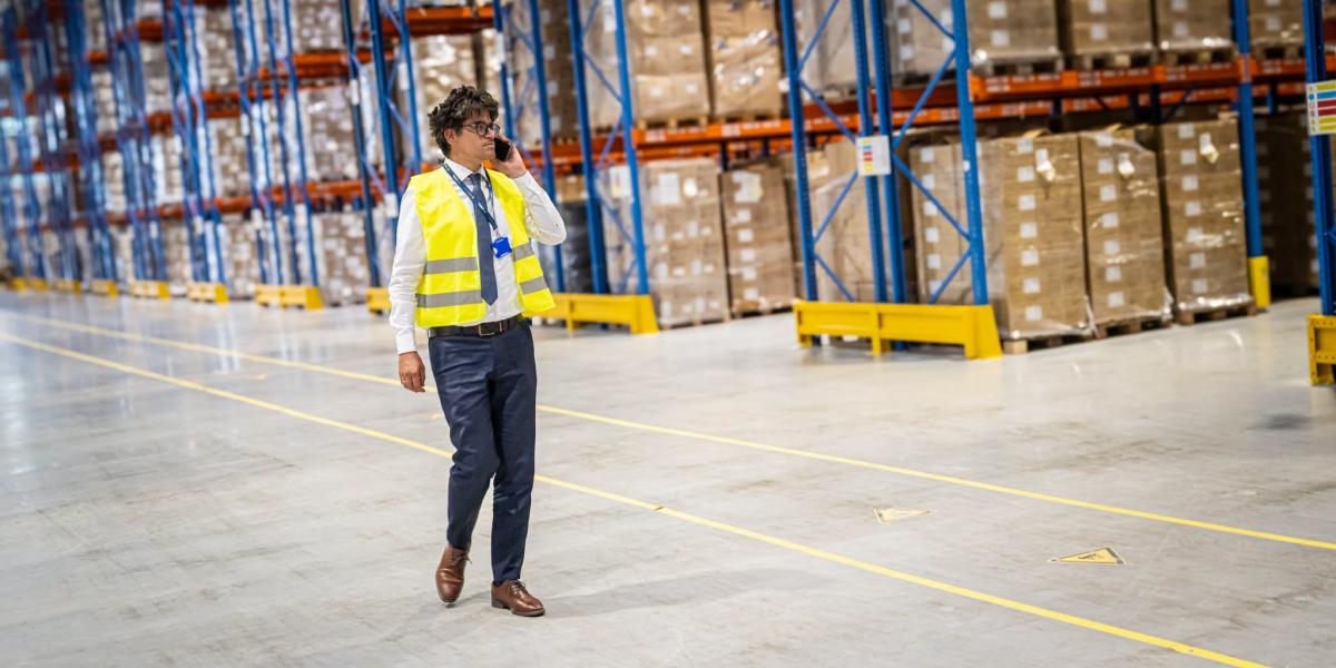 A pátyi raktár, ahol jelenleg is több mint 13 ezer, túlnyomórészt használhatatlan lélegeztetőgép porosodik.