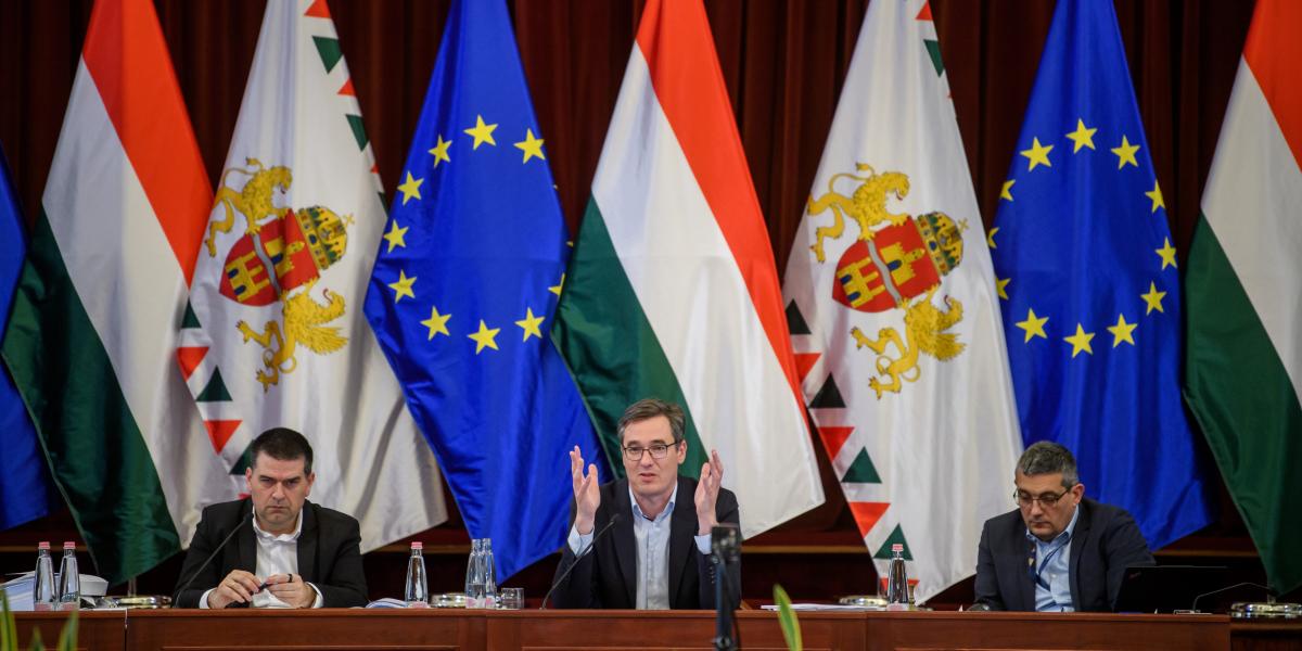 Nem a főváros az egyetlen, amely pénzügyi rendezésre vár. Több tucatnyi település imbolyog a csőd szélén