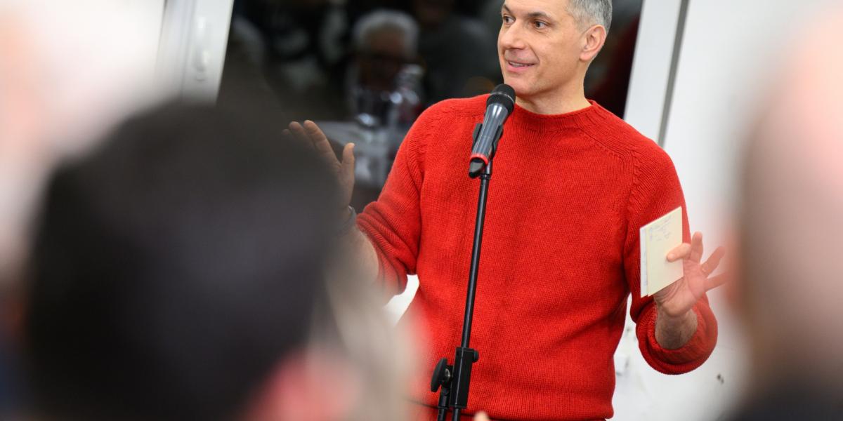 Lázár János a NER elitjéhez képest puritán utazgató volt