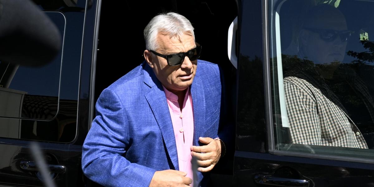 Orbán Viktor, a Fidesz elnöke, volt miniszterelnök érkezik a párt alapítványa, a Polgári Magyarországért Alapítvány hagyományos kötcsei találkozójára a kötcsei Dobozy-kúriához 2026. szeptember 12-én
