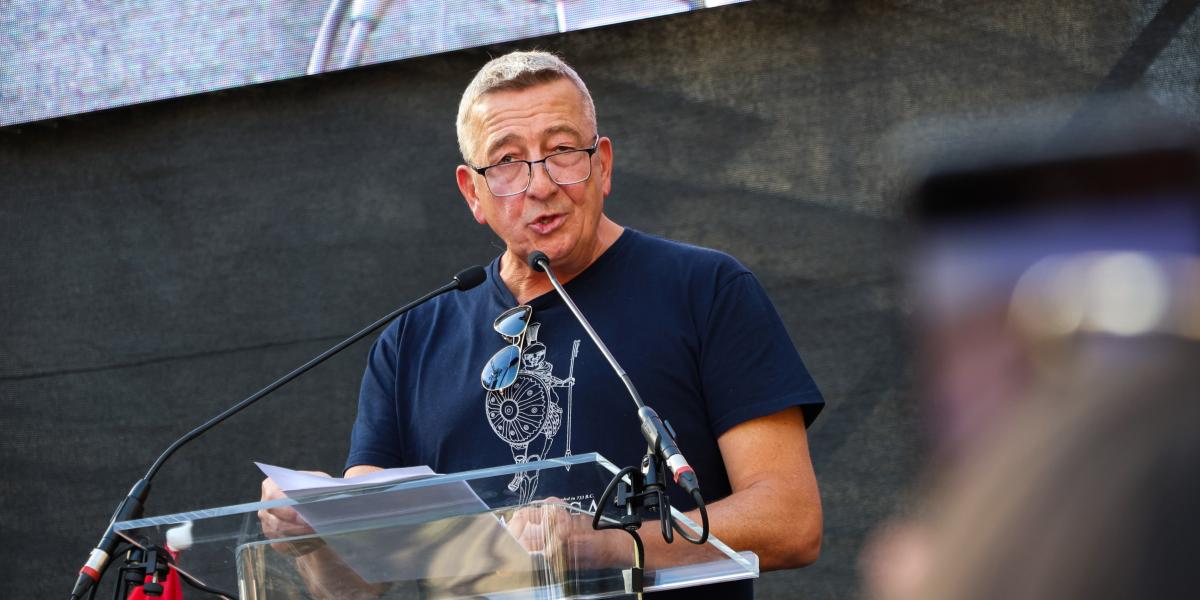 Sokan lelkesen tapsoltak Bayer Zsoltnak, de még a résztvevők is elismerték, hogy kevesen voltak