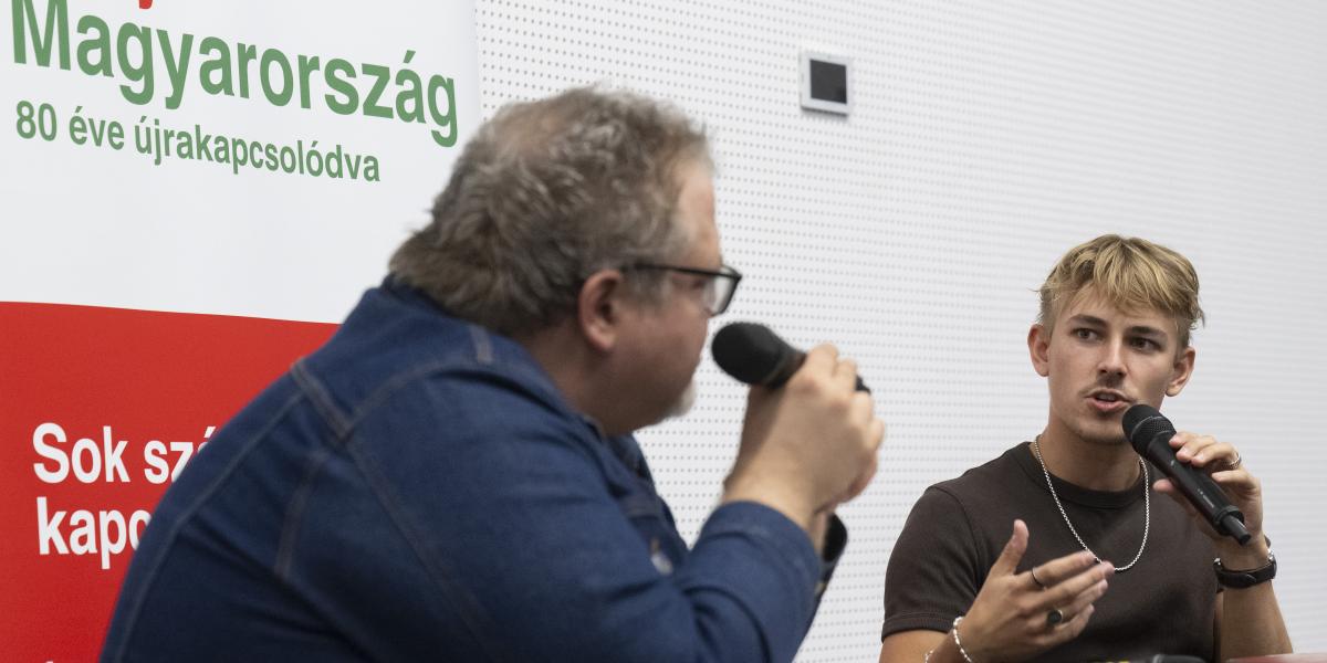 Nelio Biedermann a Lázár című könyvének a bemutatóján