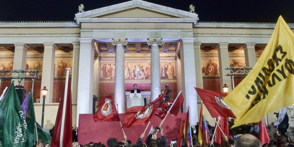 A szavazók ünnepelnek Görögországban. FOTÓ:  Milos Bicanski/Getty Images