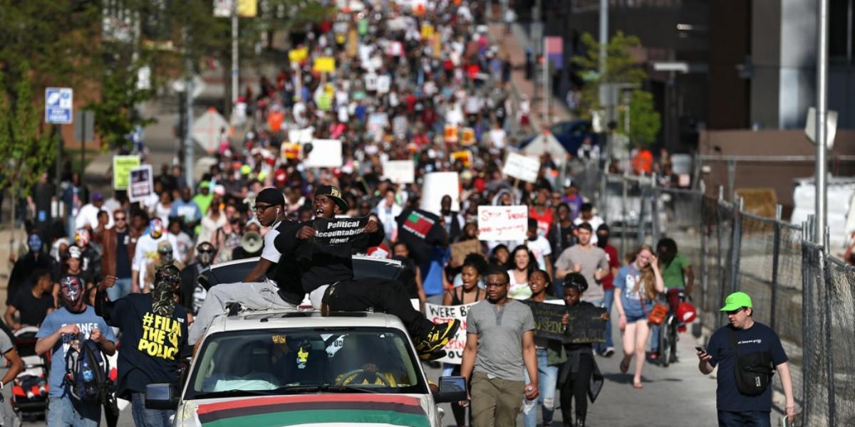 Több ezren vonultak a városháza elé Baltimore-ban FOTÓ: EUROPRESS/GETTY IMAGES