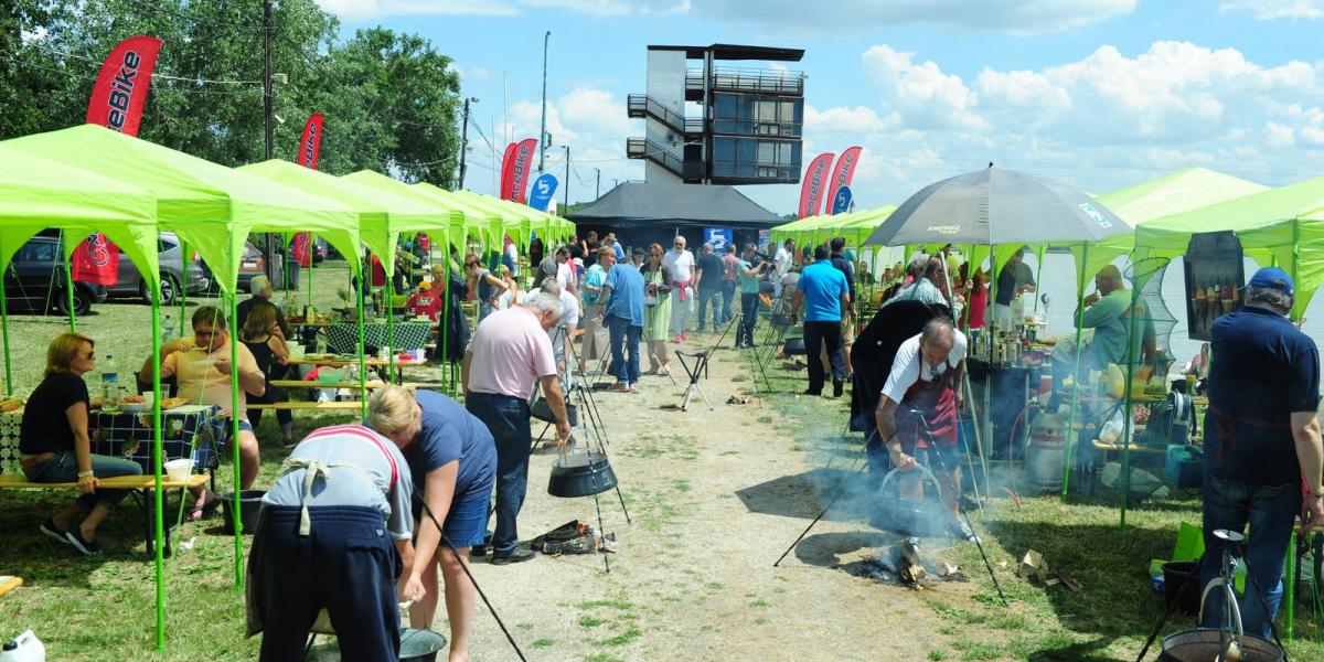 II. Fishing & Hunting Társasági és Média Főzőverseny Velencén Fotó: Vajda József