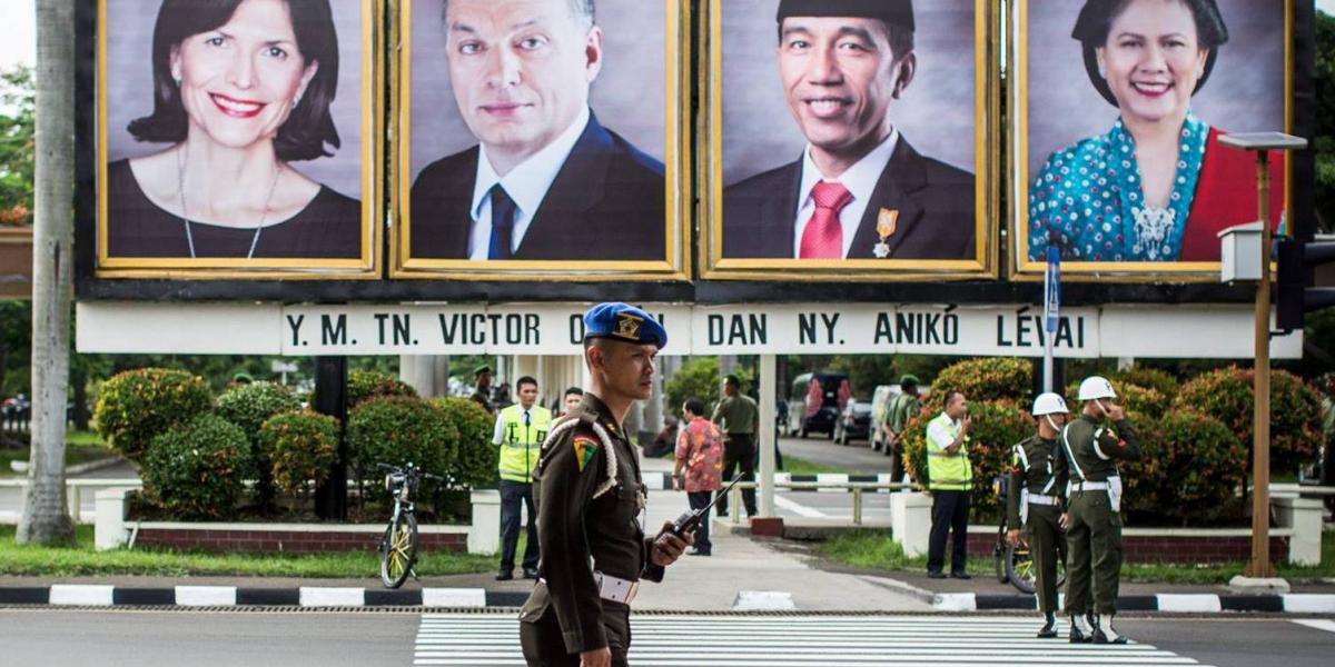 A hamarosan évet értékelő magyar miniszterelnököt így fogadta Jakarta - Fotó: Orbán Viktor/Facebook ( Egy rajongó kommentelő a k