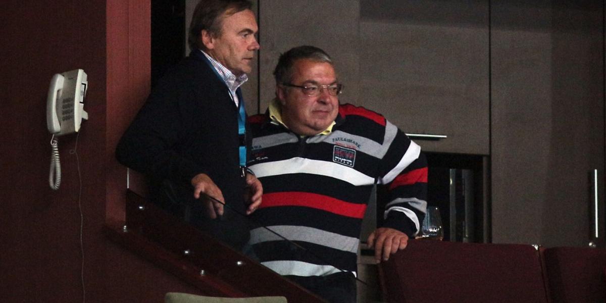 Simicska Lajos az MVM Veszprém - THW Kiel férfi kézilabda Bajnokok Ligája csoportmérkőzés, a Veszprém Arénában 2015 novemberében