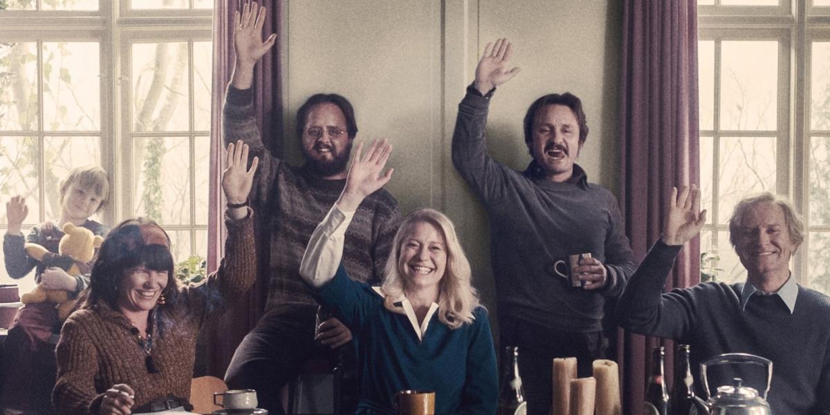 Szavaz a kommuna: középen az idei berlini díjnyertes Trine Dyrholm, mellette jobbra a Szász János-filmekből ismert Ulrich Thomse