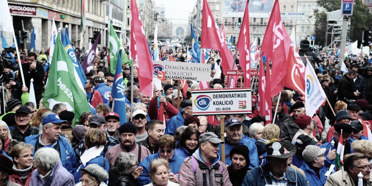 A közös választói tömeg október 23-án, a Blaha Lujza téren FOTÓ: MOLNÁR ÁDÁM