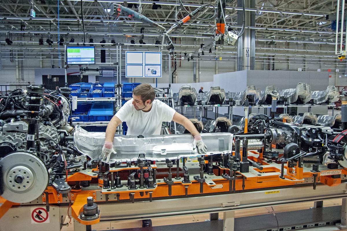 Beköszönt a recesszió, már visszaesőben van a magyar gazdaság