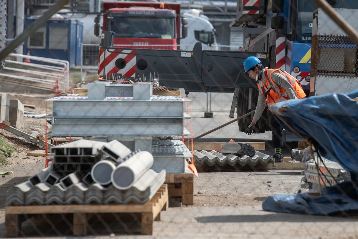 Még a fideszes szavazók több mint fele sem ért egyet a vendégmunkások behozatalával