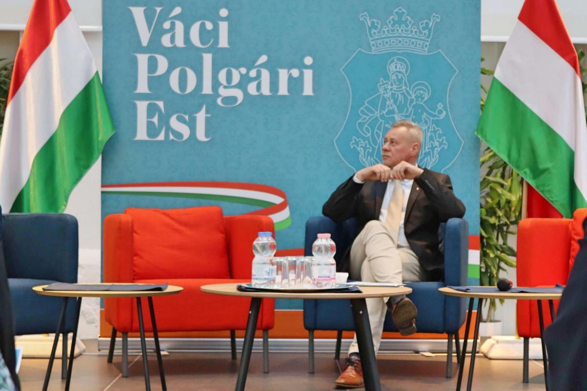 Egy helyi lap állítása szerint gyermekről terjesztett meztelen fotót a váci fideszes polgármesterjelölt