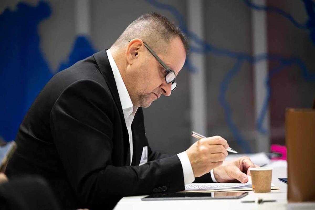 „Pofa be és maradj csöndben” – Budai Gyula kommentben szólt be Magyar Péternek