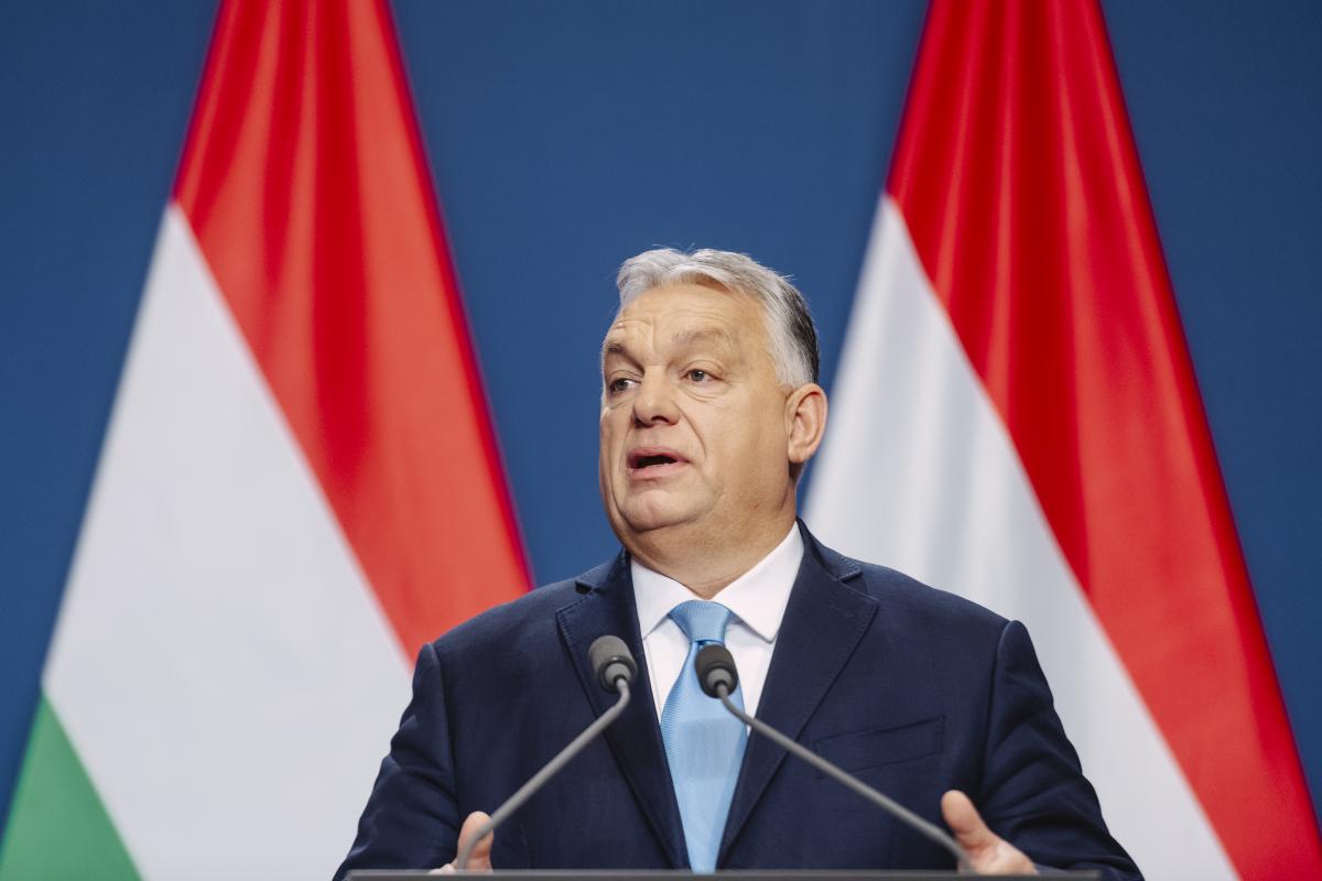 Ájurvédikus gyógyító is elkísérte Orbán Viktort Indiába, Hadházy Ákos szerint a miniszterelnök egy tisztítókúrán vehet részt