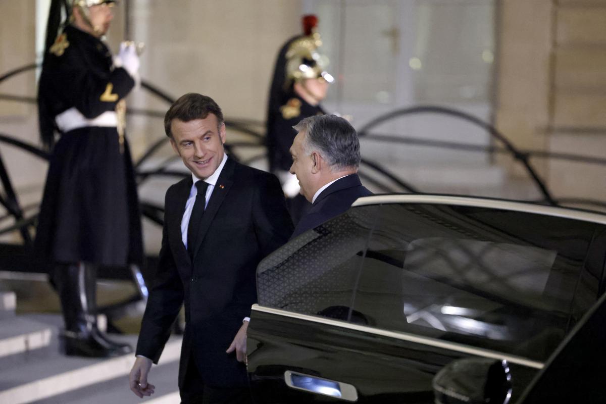 Orbán Viktor százmillió forintos páncélozott BMW-vel ment tárgyalni Emmanuel Macronhoz