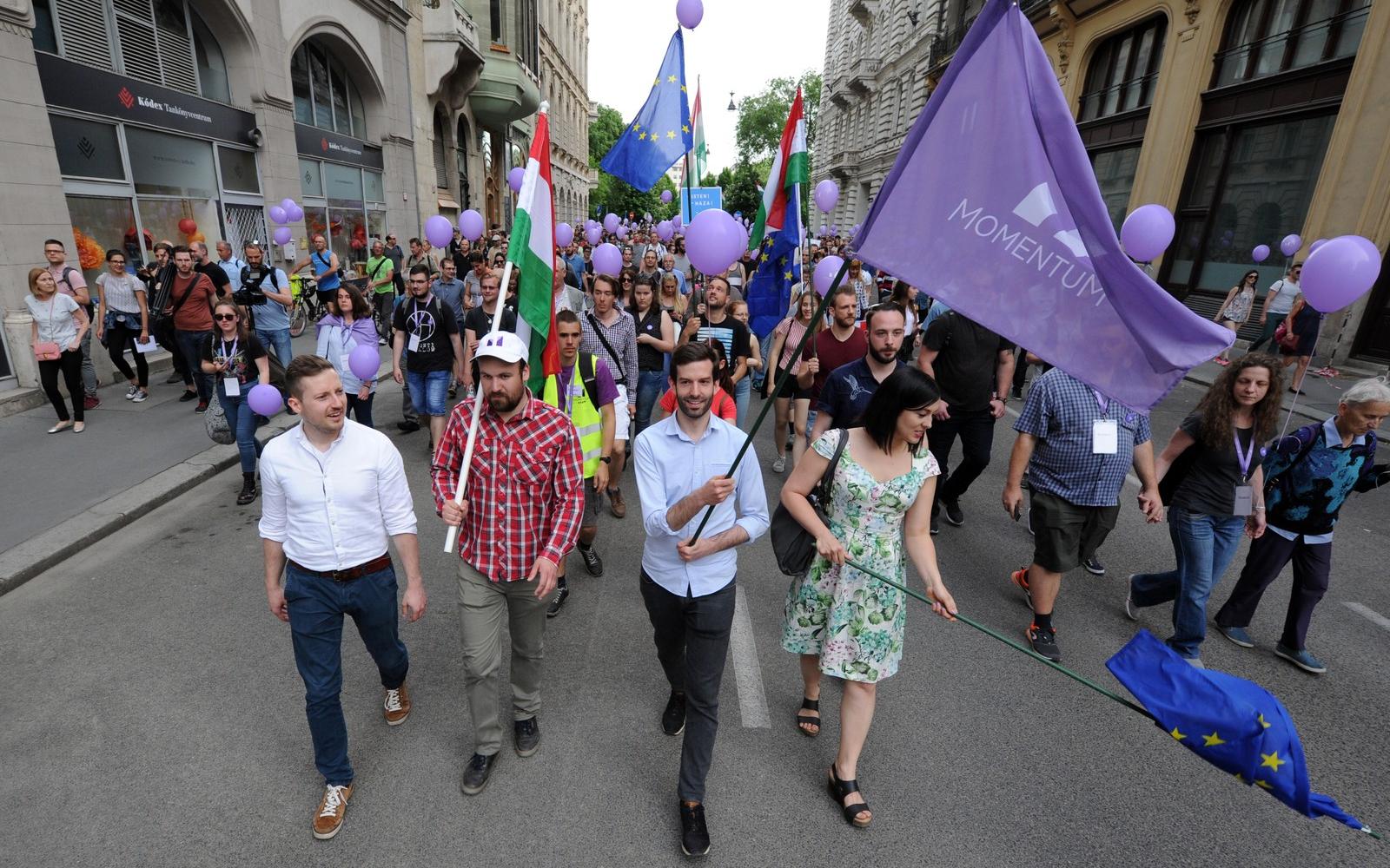 Fekete Gyor Utolso Helyen A Momentum Ep Listajan Nepszava