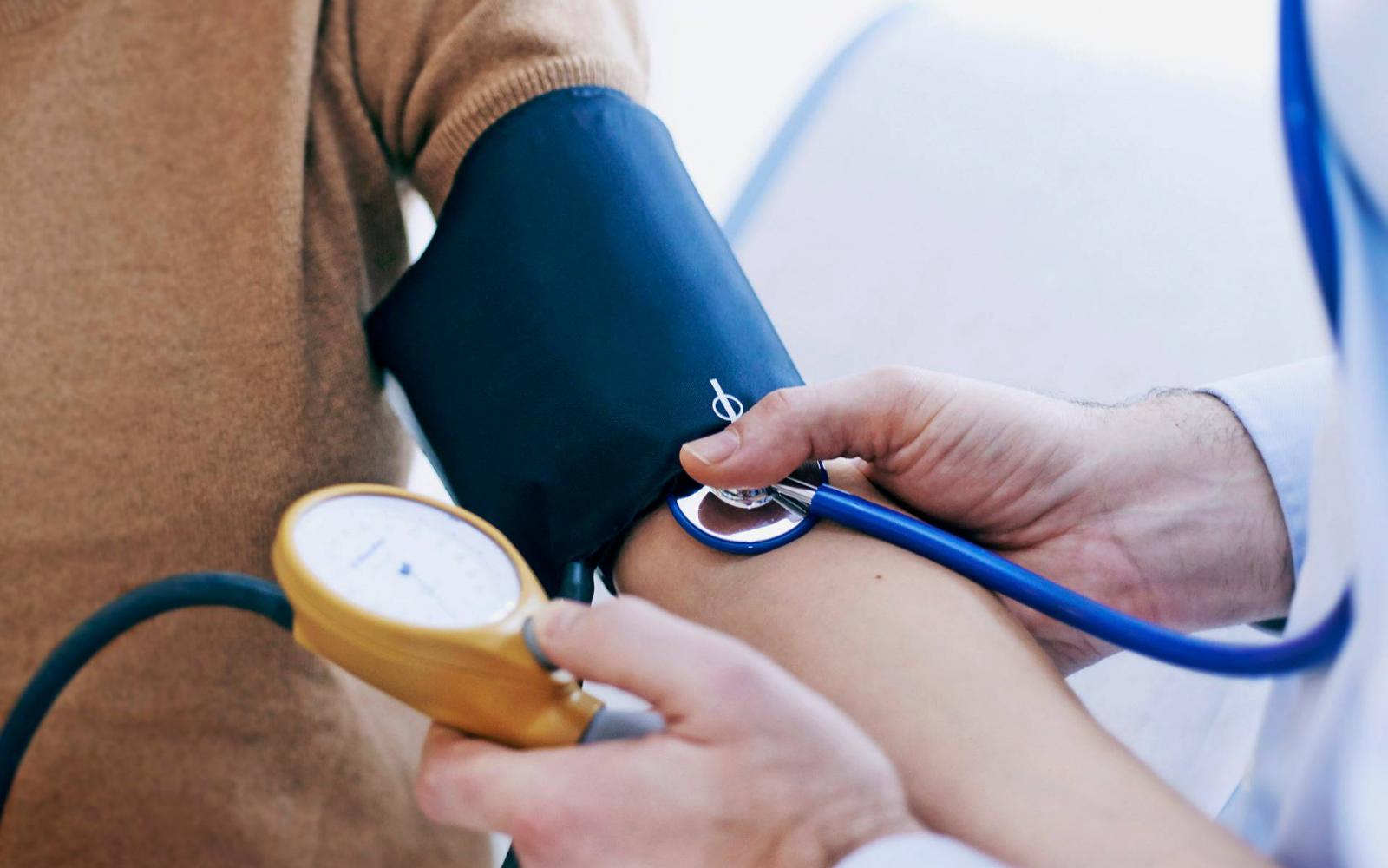 a magas vérnyomás elleni népi gyógymódok megelőzése testmozgás ischaemiás szívbetegség és magas vérnyomás esetén