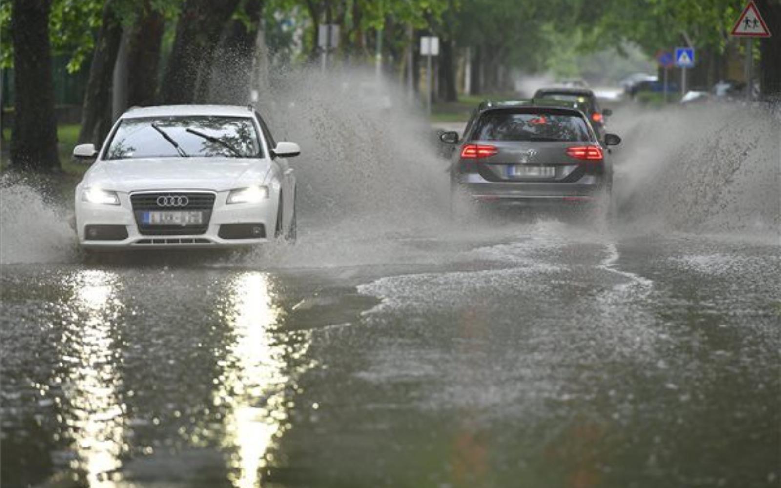 Népszava Nem adja épületeit a CEU