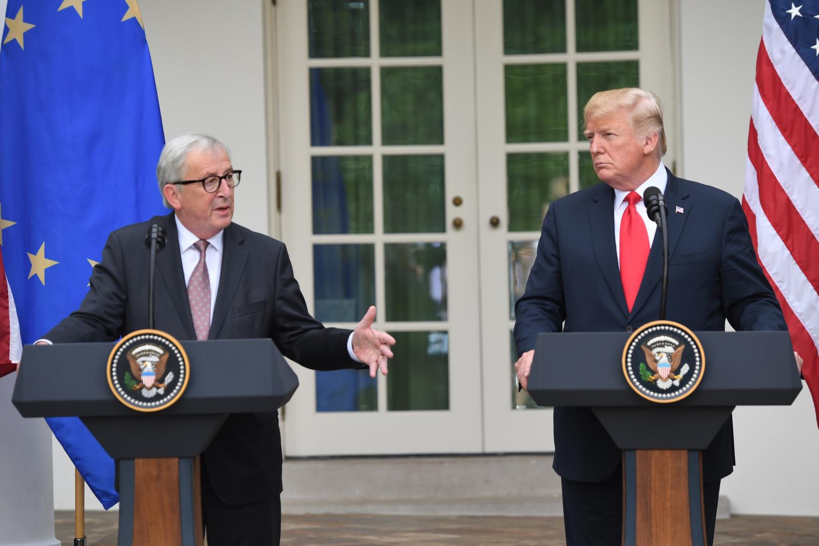 Juncker és Trump csak a gesztusokig jutott