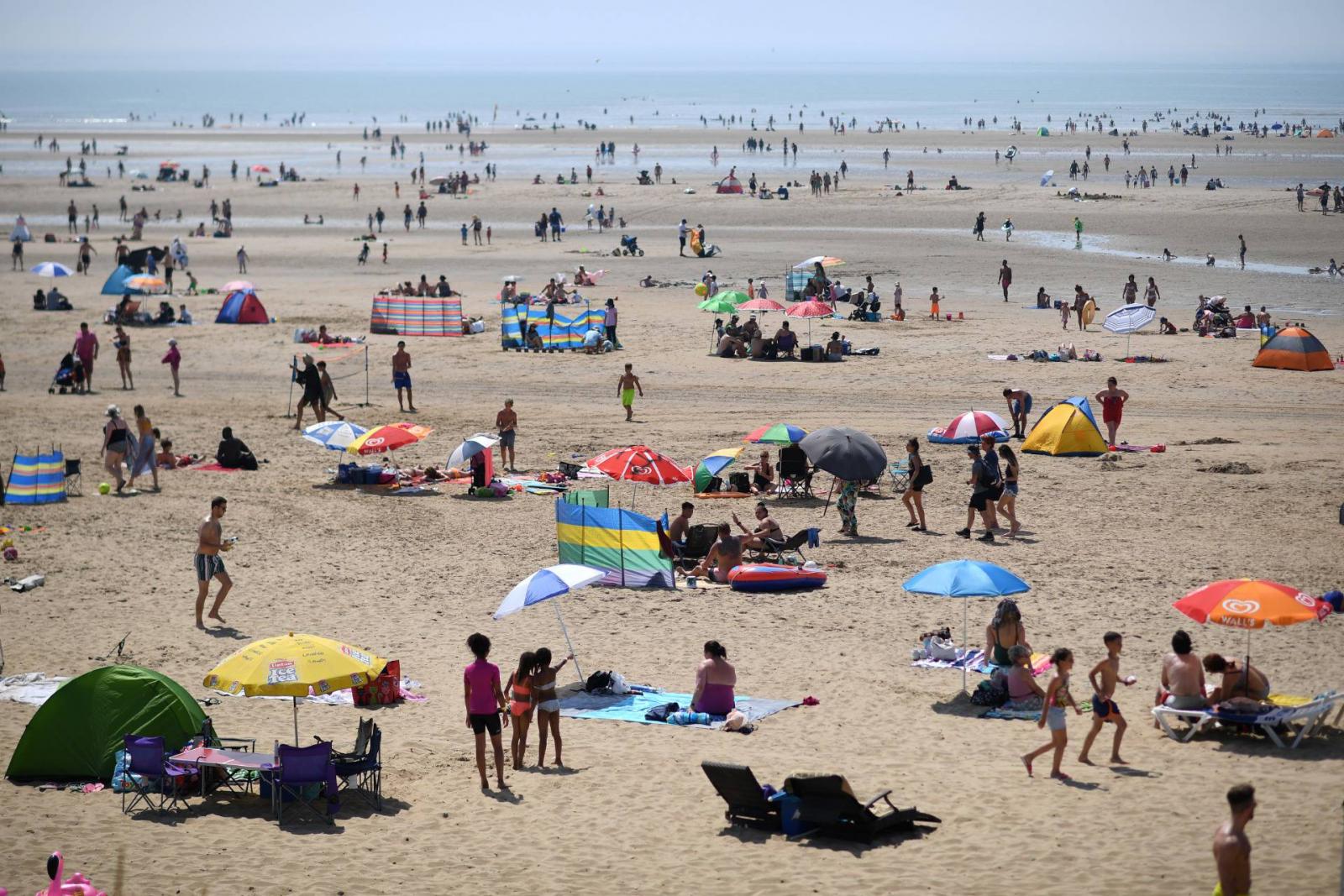 Fürdőzők az észak-németországi Ostseebad Rerikben