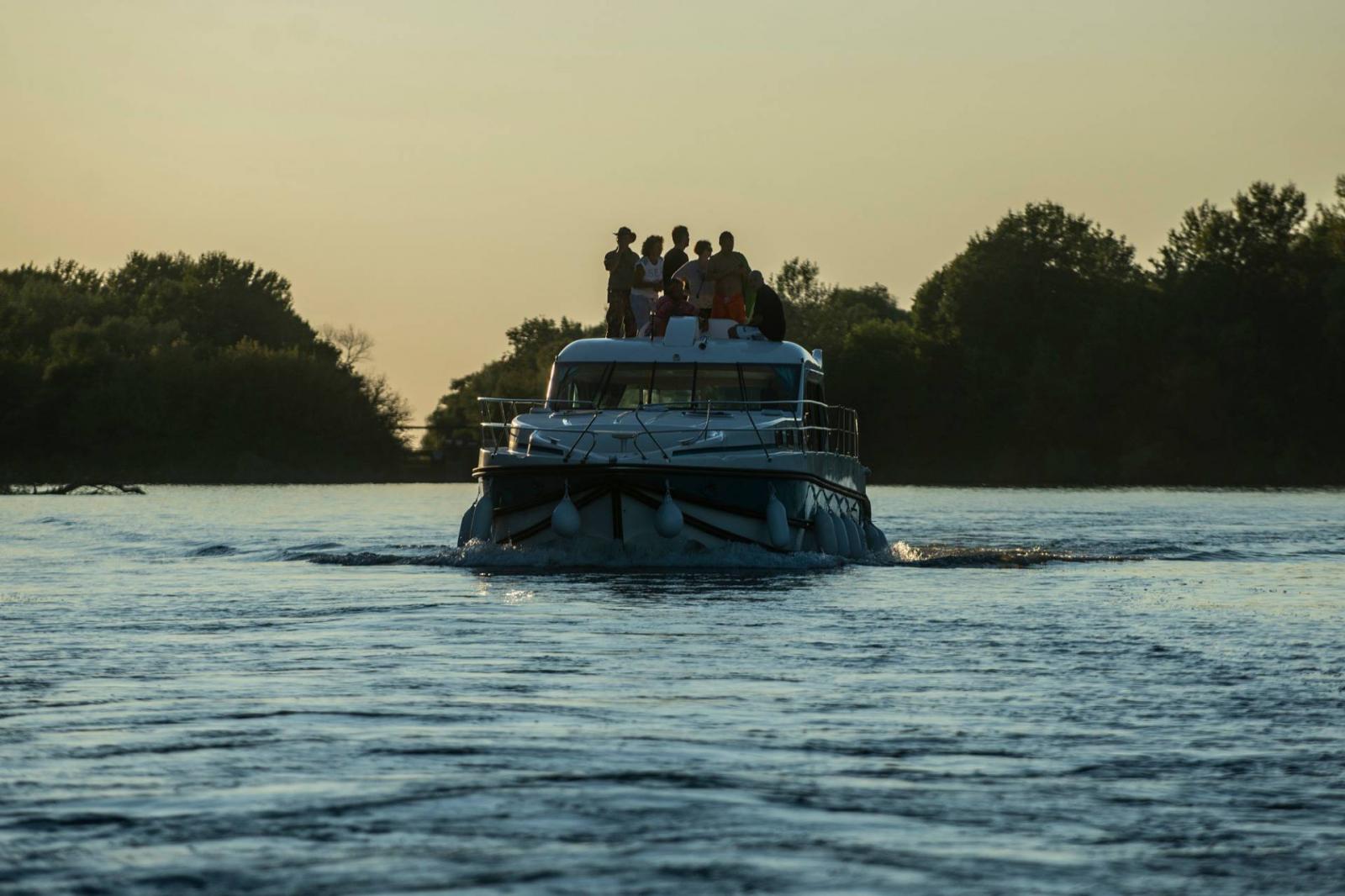 Nyaralóhajó bemutató Tisza-tó Kisköre