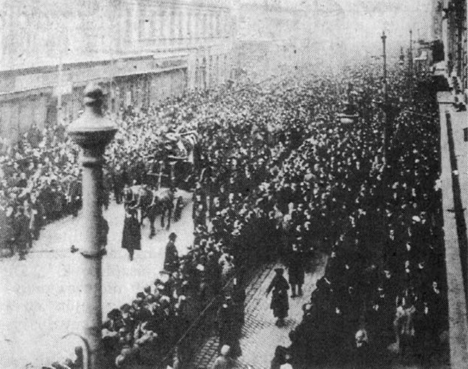 Somogyi Béla, a Népszava szerkesztőjének temetési menete