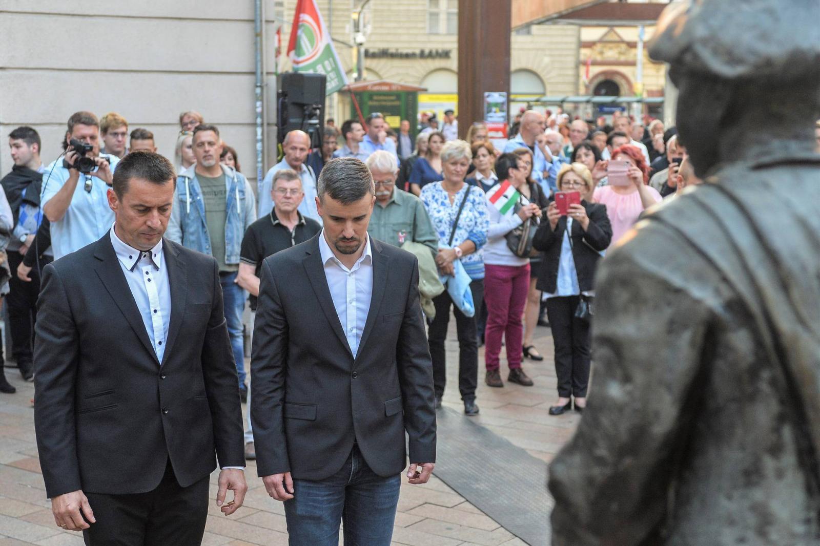 Sneider Tamás és Jakab Péter az október 23-i megemlékezésen a Corvin- közben