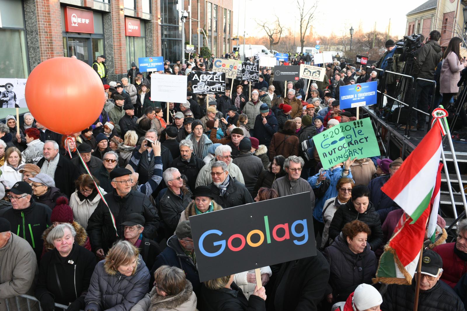 Revans néven tér vissza a PestiSrácok kirúgott keménymagja, a YouTube-on indítanak új csatornát