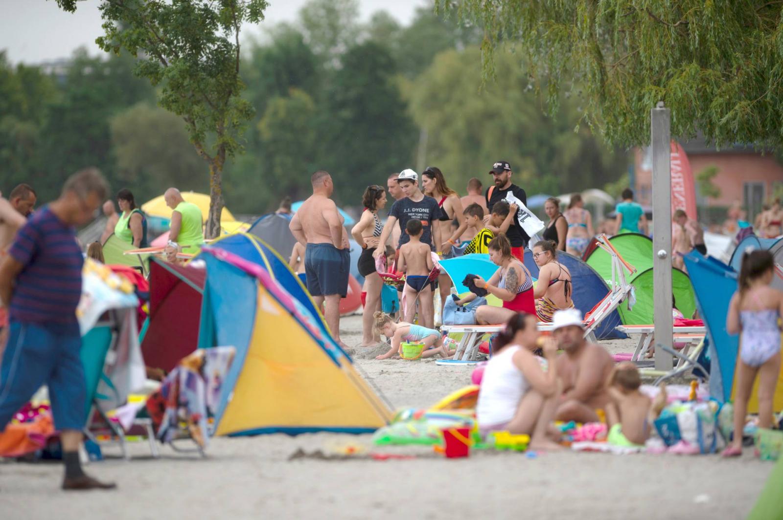 Bepótolják a tavasszal elmaradt pihenőt a Balatonnál