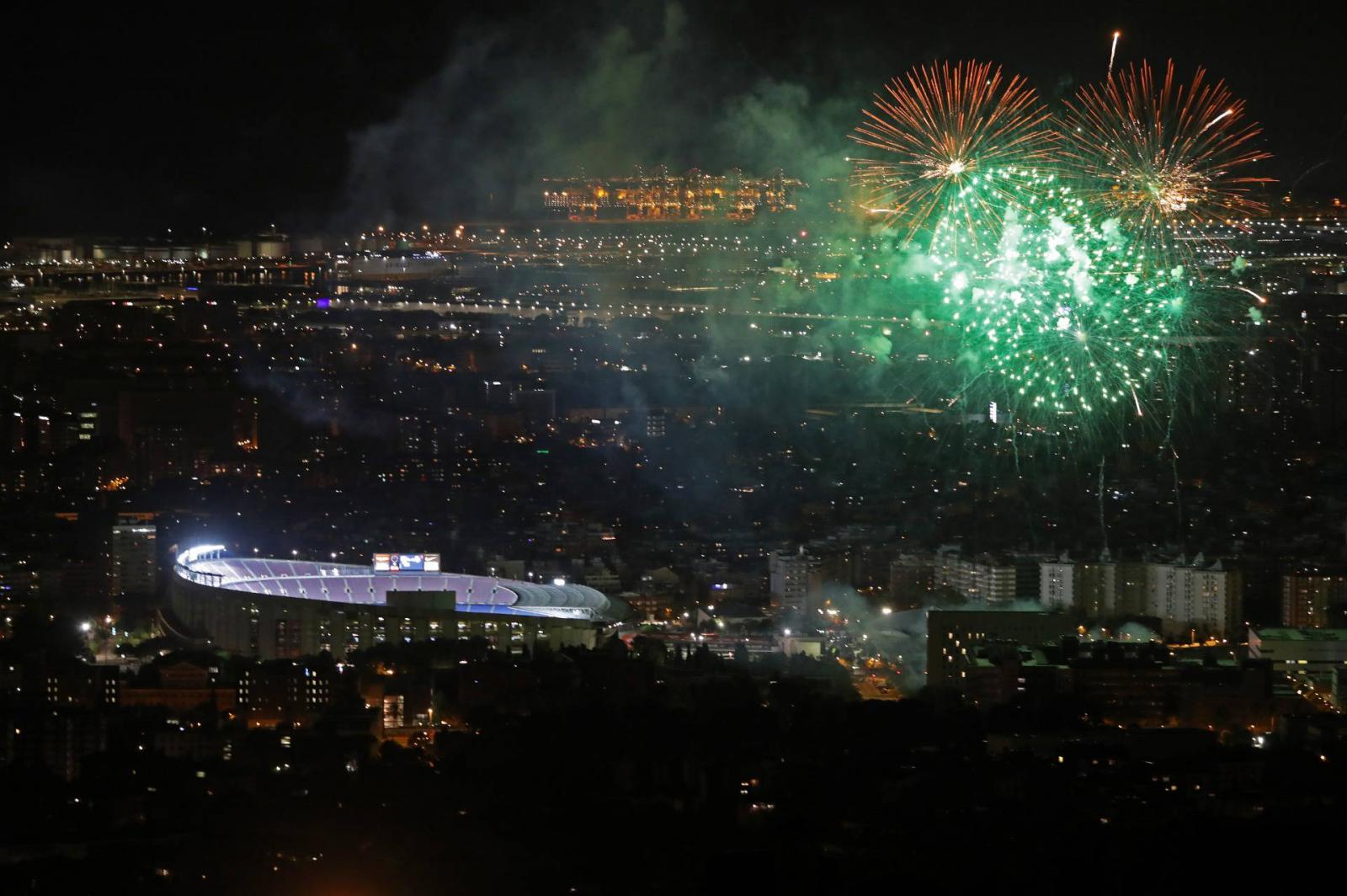 Alig három hete még ünnepséget, tűzijátékot rendeztek a katalán stadionnál