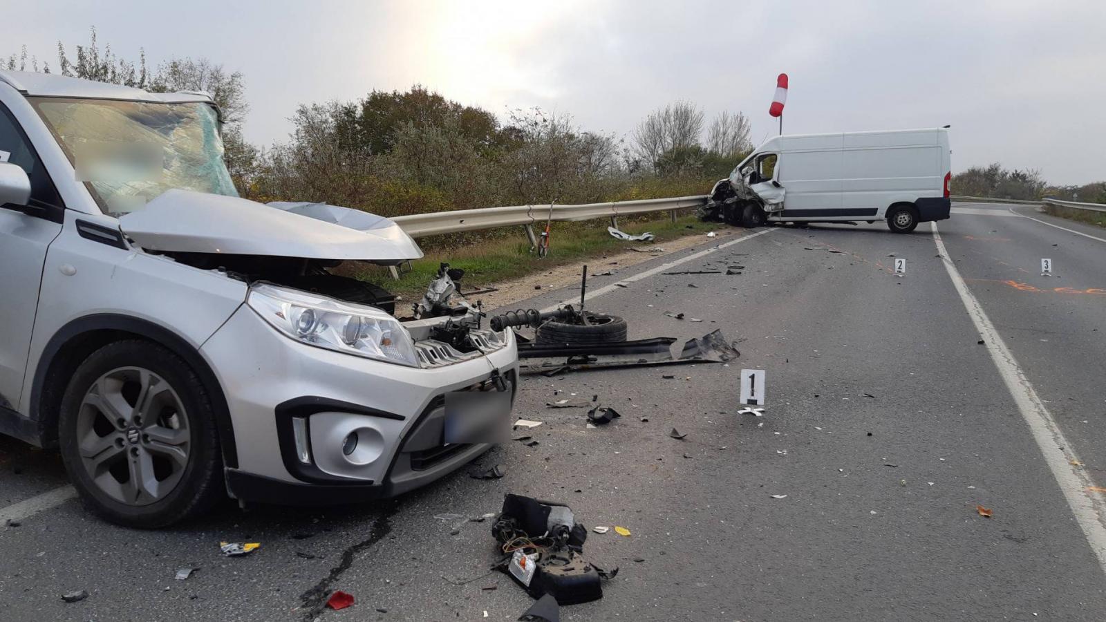 A nyomokból jól játszik, mekkora volt az ütközés.