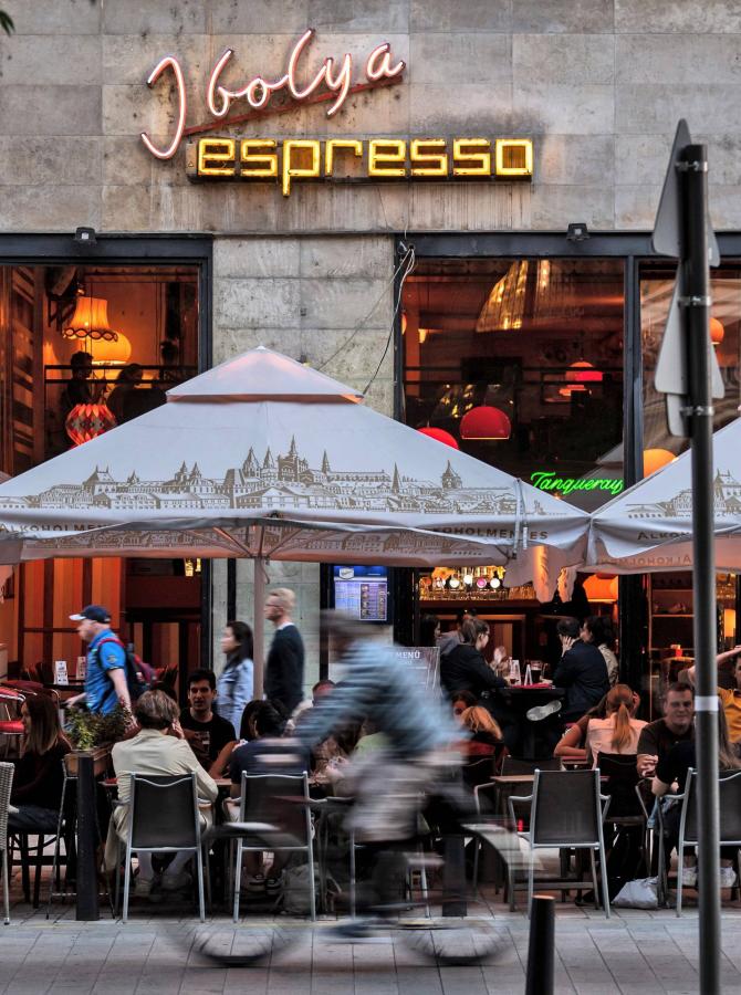 Ibolya, avagy bölcsészek legendás találkozóhelye a Ferenciek terén