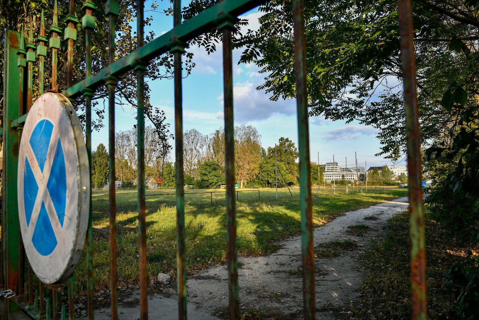 Pár hónappal az őrizetbe vételek előtt kötött kilencmilliárdos szerződést a XIII. kerület a parkfenntartási botrány egyik cégével