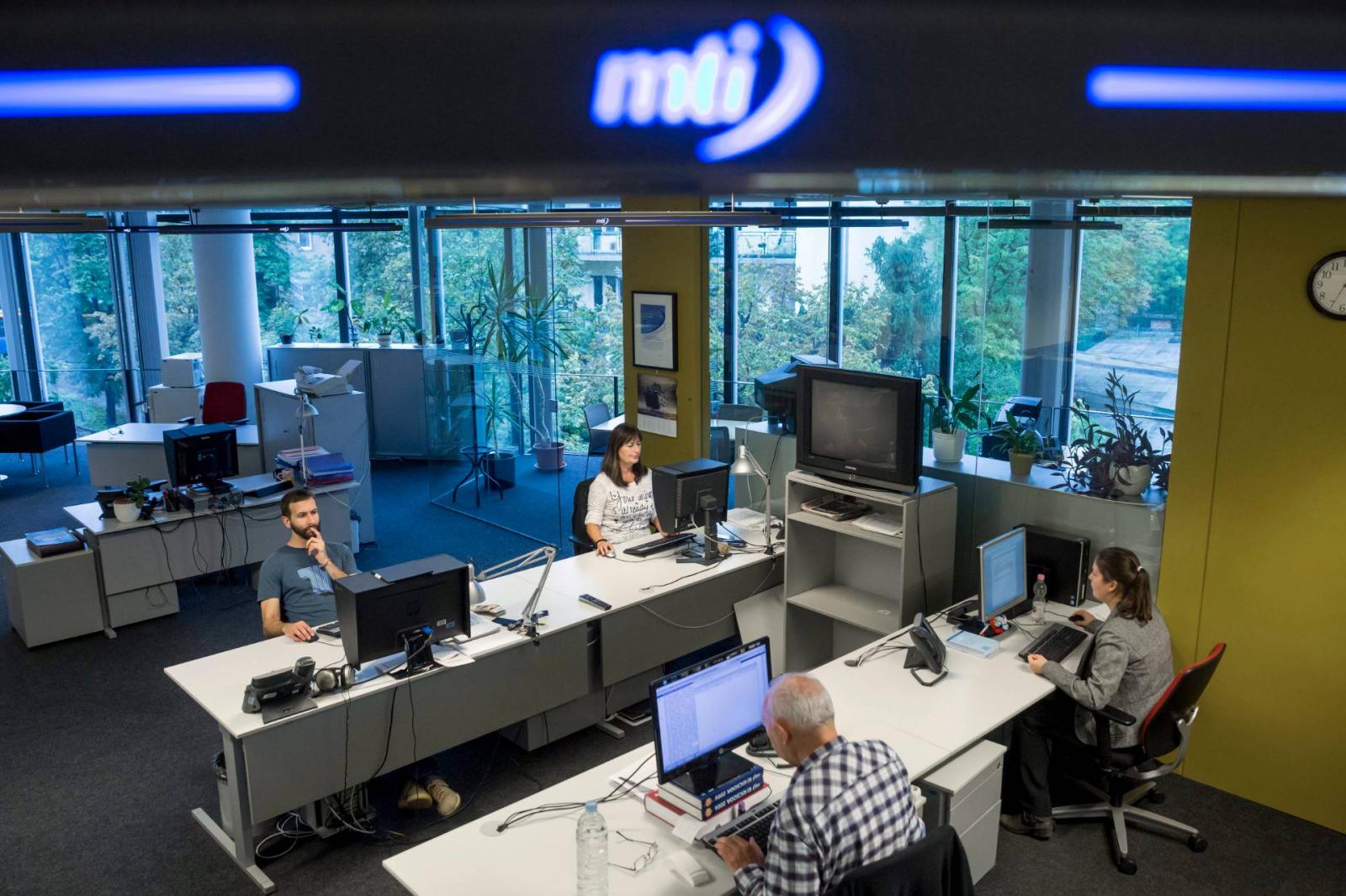 „Tudnátok írni egy hírt, forrásként rám hivatkozva?” – Így befolyásolta éveken át az Orbán-kormány az MTI munkáját éveken át
