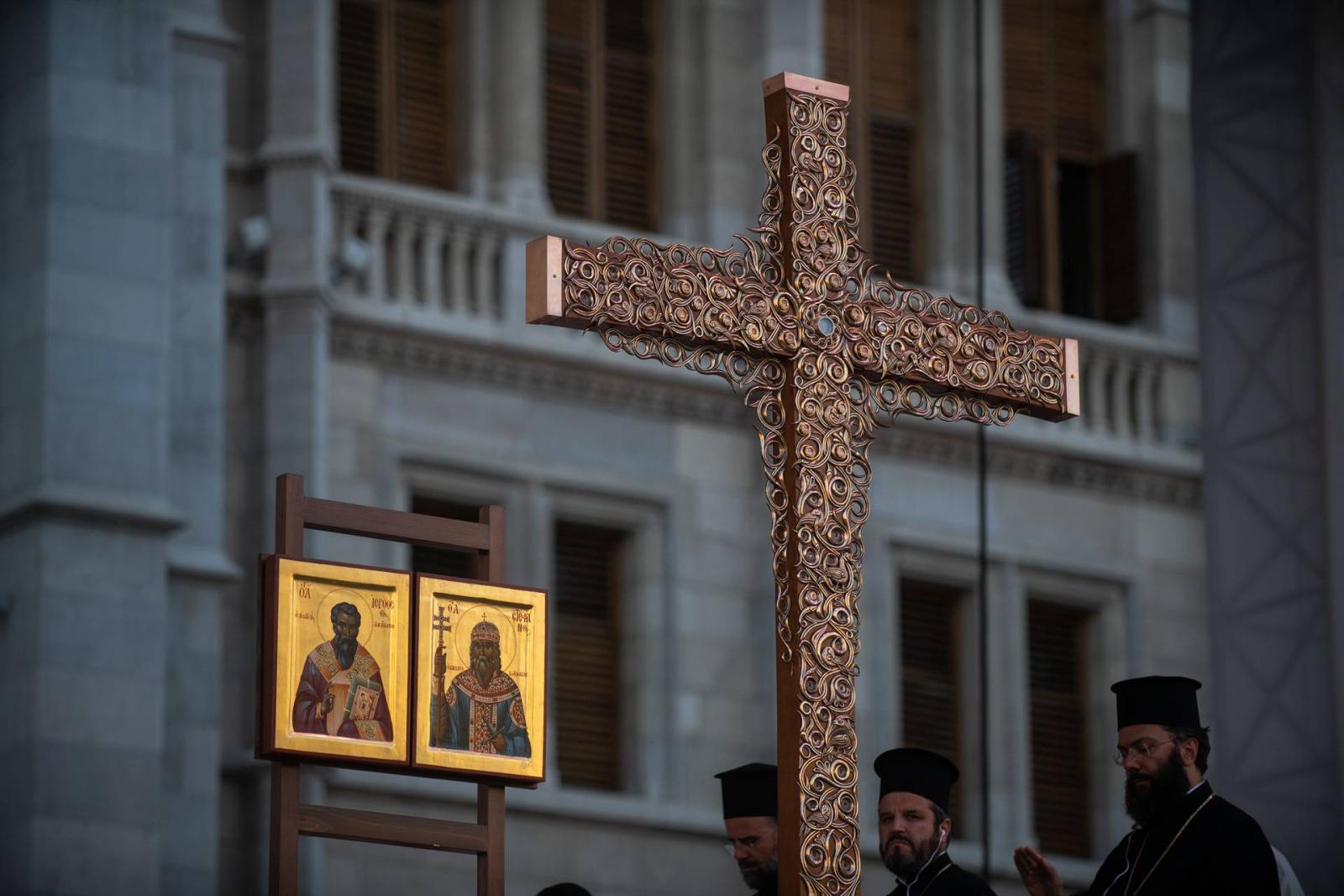 2021.09.21. Encs község része Fügöd. Lakosainak jelentős része Roma származású állampolgár. Sokan mélyszegénységben élnek. A koronavírus nem kímélte a község lakosait sem, sokan közülük megbetegedtek, kórházba kerültek. Ennek ellenére jelentős az oltásell