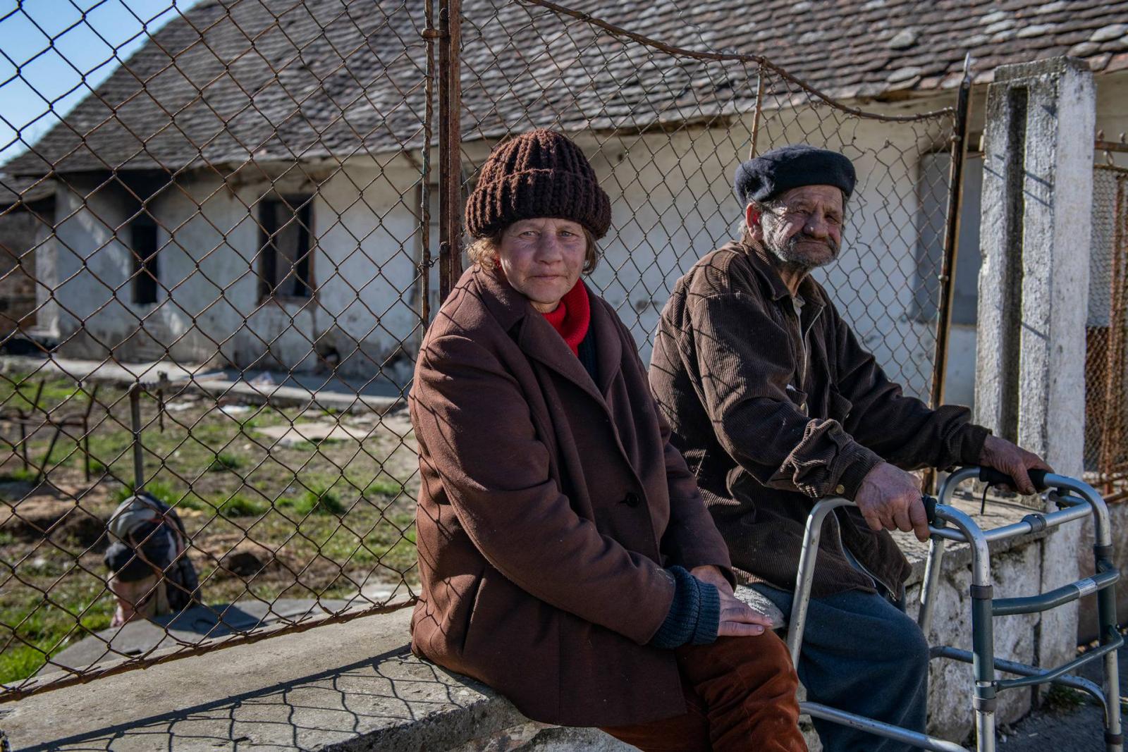 2021.09.21. Encs község része Fügöd. Lakosainak jelentős része Roma származású állampolgár. Sokan mélyszegénységben élnek. A koronavírus nem kímélte a község lakosait sem, sokan közülük megbetegedtek, kórházba kerültek. Ennek ellenére jelentős az oltásell