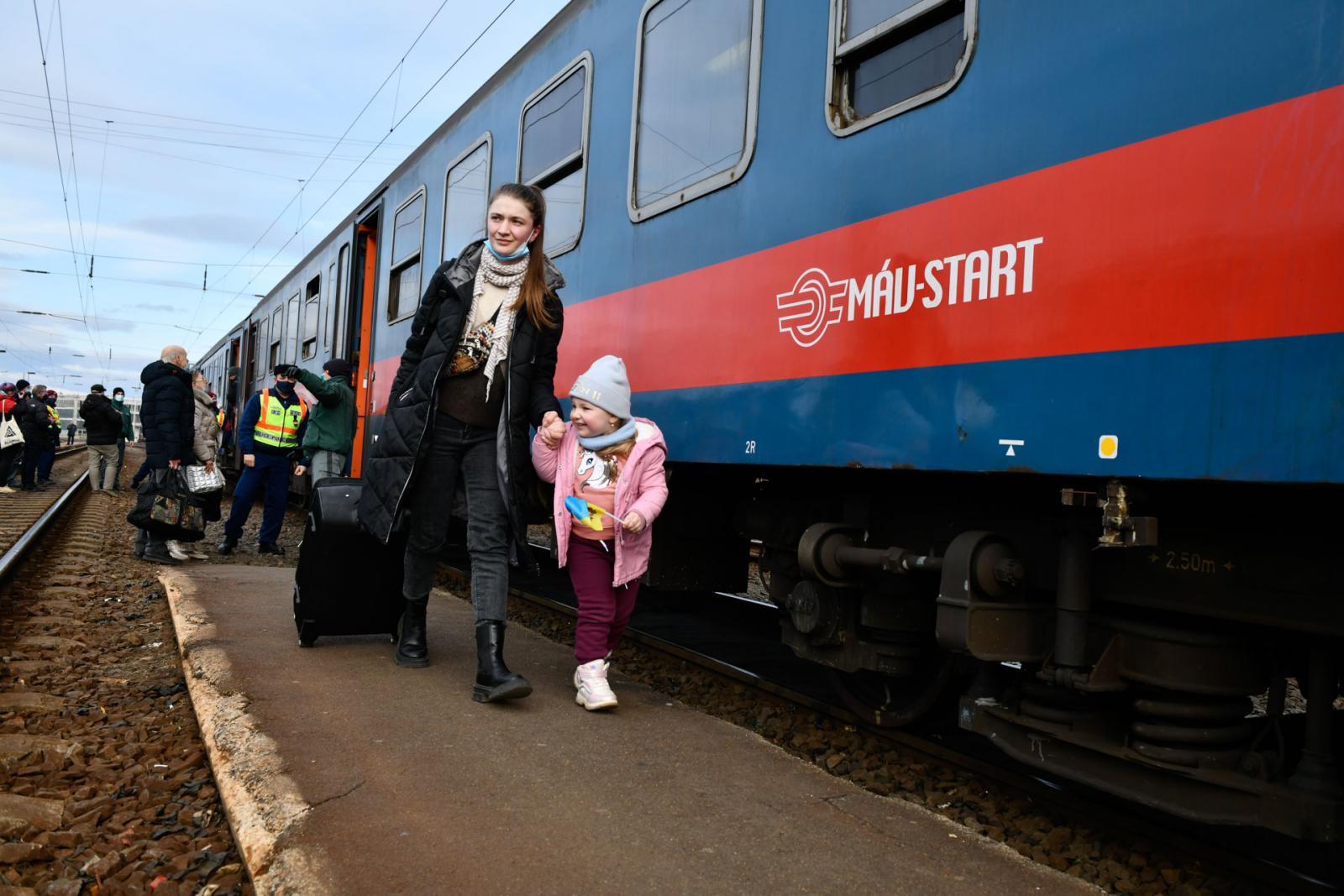 2022. február 28.
menekültek érkeznek Ukrajnából a Nyugati pályaudvarra.