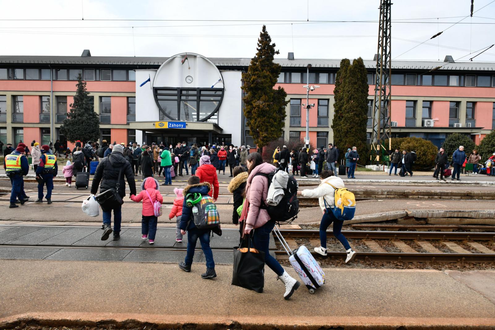 2022. február 28.
menekültek érkeznek Ukrajnából a Nyugati pályaudvarra.