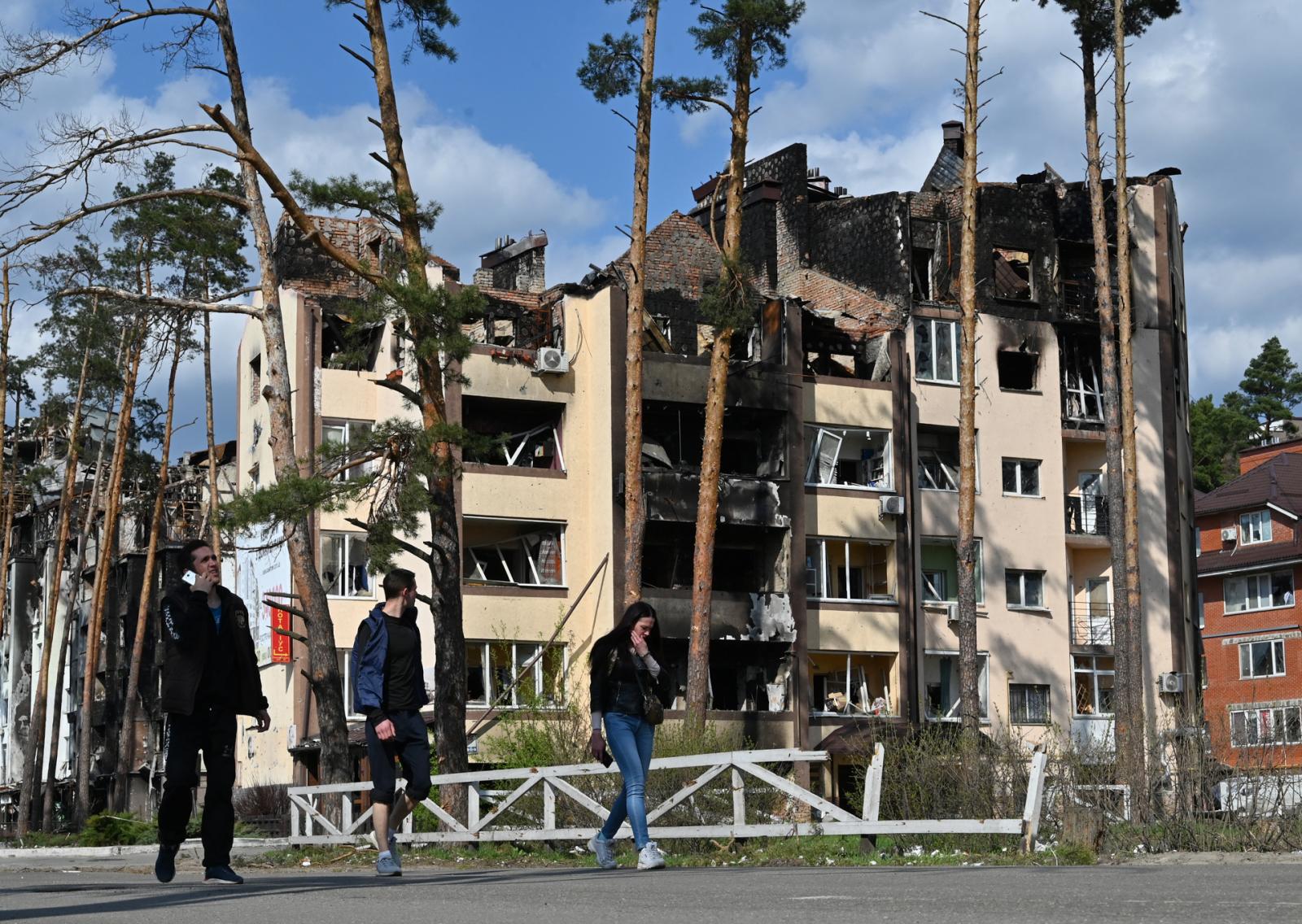 A kijevi hatóságok 2022. április 26-án megkezdték a volt szovjet Ukrajna és Oroszország történelmi kapcsolatait szimbolizáló emlékmű lebontását.