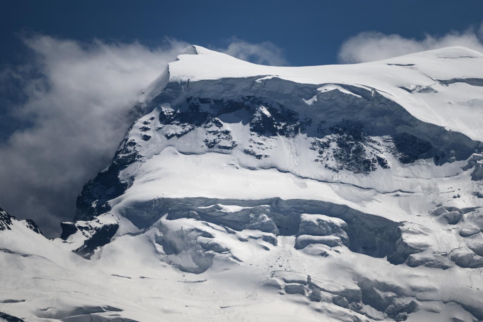 A Grand Combin oldala május 27-én. 