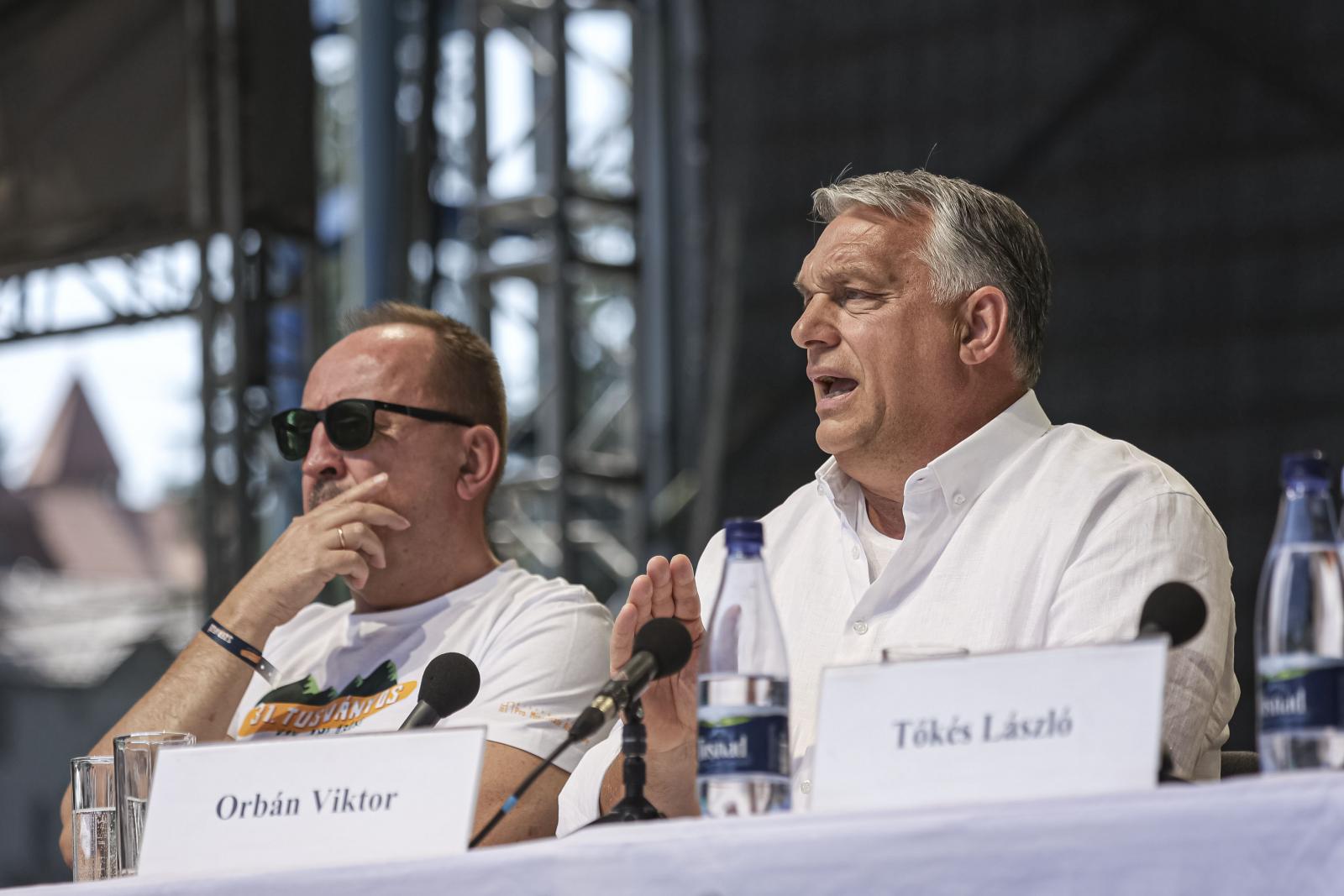 „Takarodj a liberális mocskos kurva anyádba!” – üzente Orbán Viktor igeforrása a fideszes Németh Zsoltnak, aki szerint a Fidesznek tenni kellene egy félfordulatot az Európai Unió felé