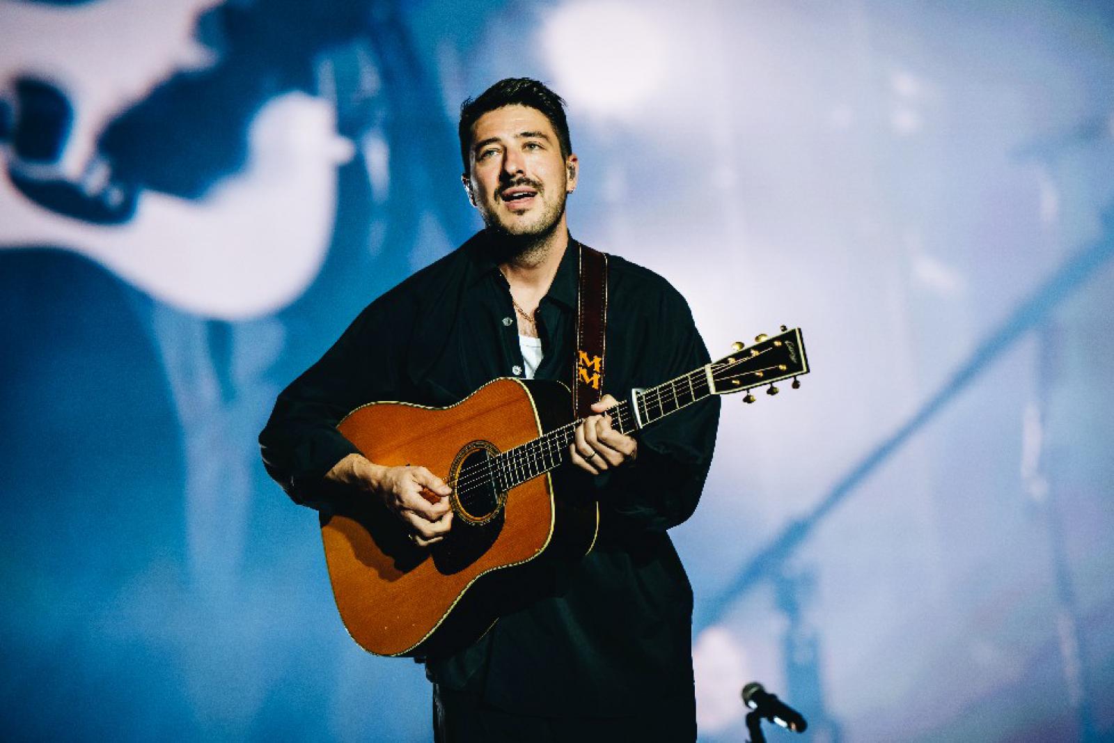 A Mumford & Sons a biztonságra játszott és kisebb térben jobban érvényesült volna