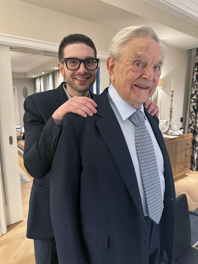 Soros György évtizedekig vezette az alapítványt, most a fia, Alexander Soros jön