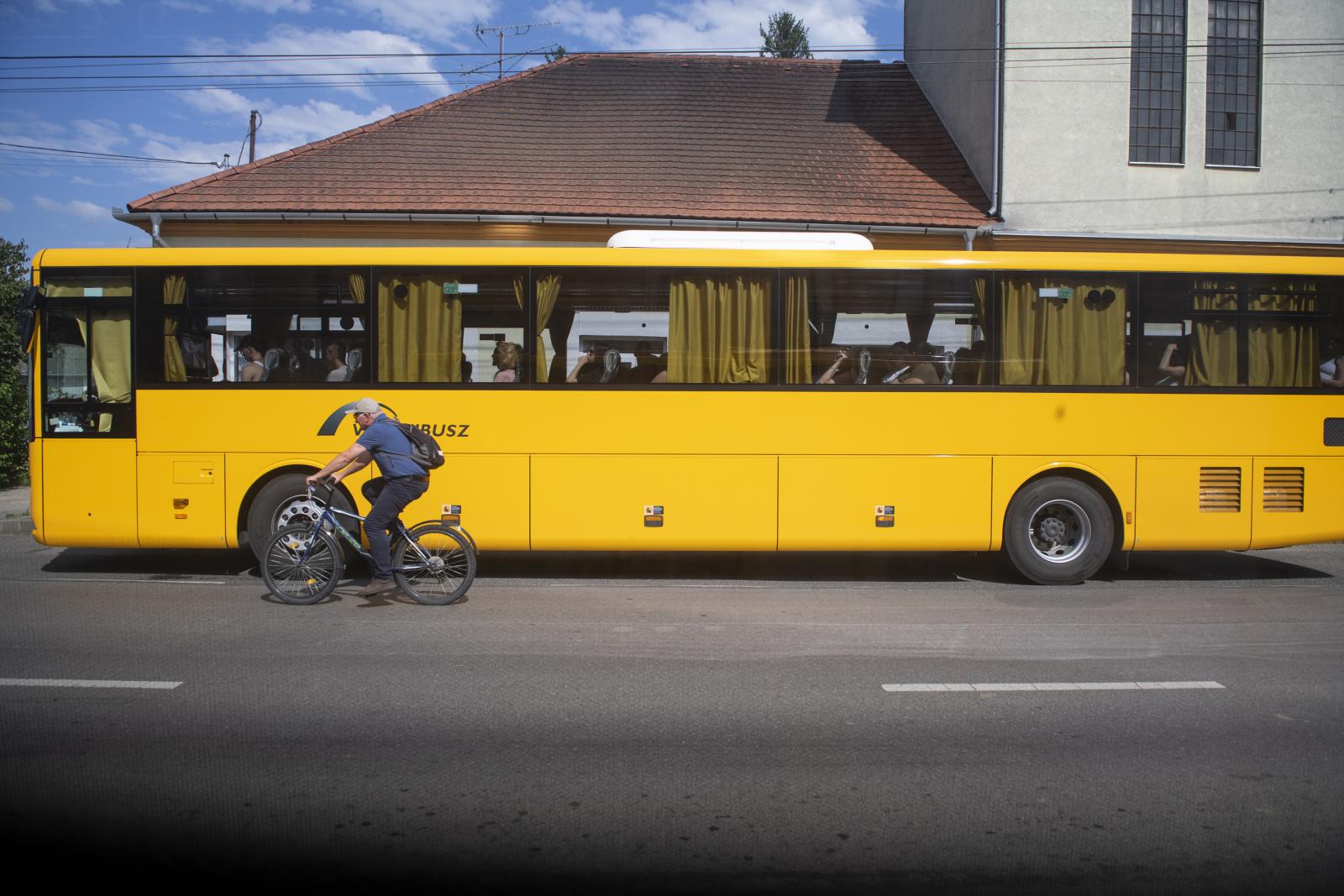 Dombóvár és Komló között is busz helyettesíti a vonatot. Sokat mennek, keveset pihennek a sofőrök