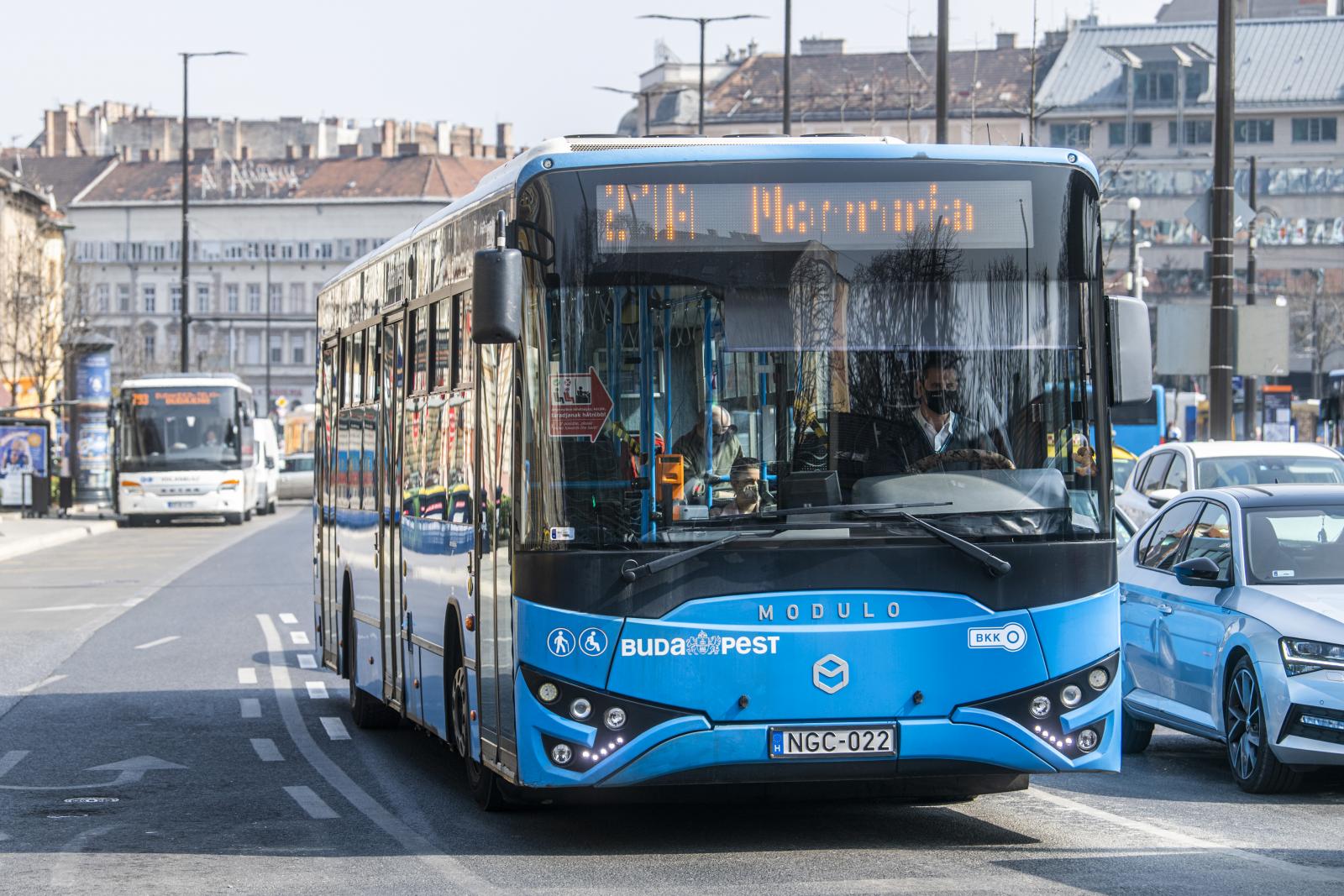 Példátlan visszalépés lenne a Budapest-bérlet megszüntetése