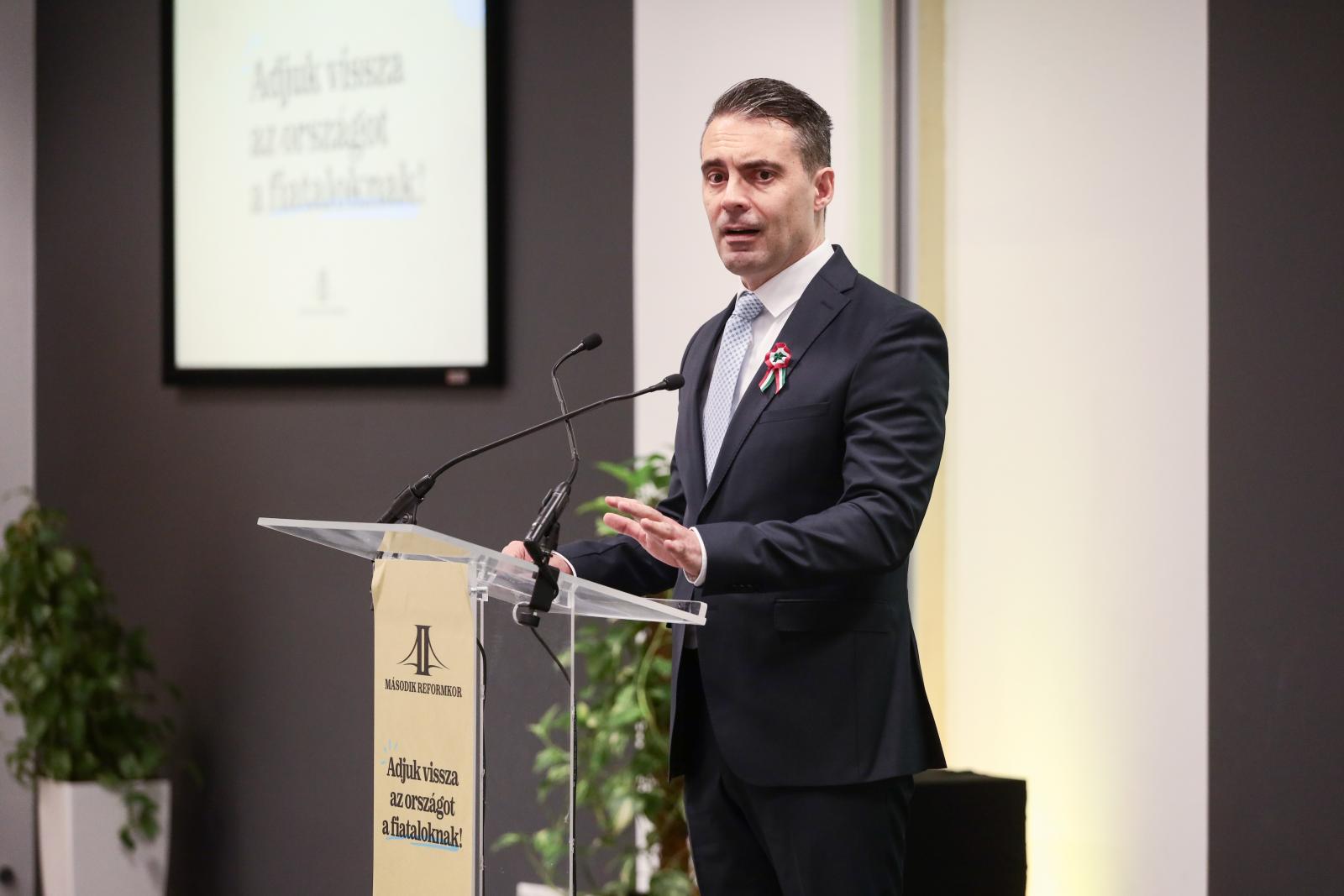 Jó iránynak tartják a közmédiáról szóló törvényjavaslatot, de Vona Gábor szerint a Tisza sunyi volt