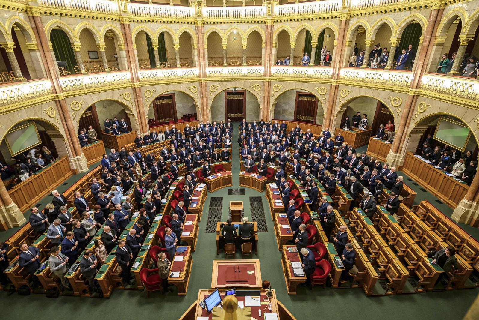 Gyakorlatilag érdemi vita sincs az ellenzék javaslatairól