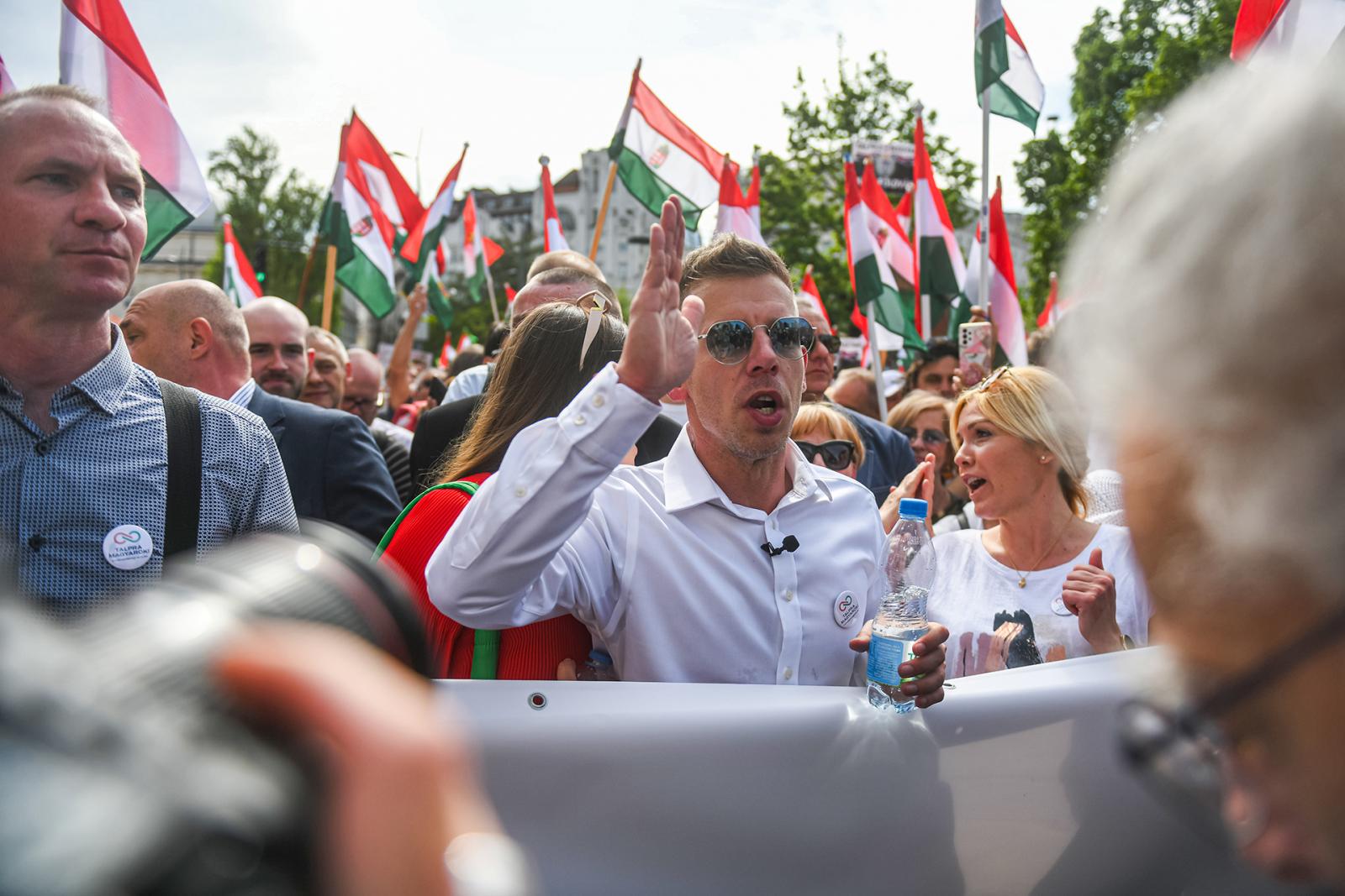 Magyar Péter
lendülete töretlen,
a múlt hét
végén százezres
tüntetést vezényelt
le