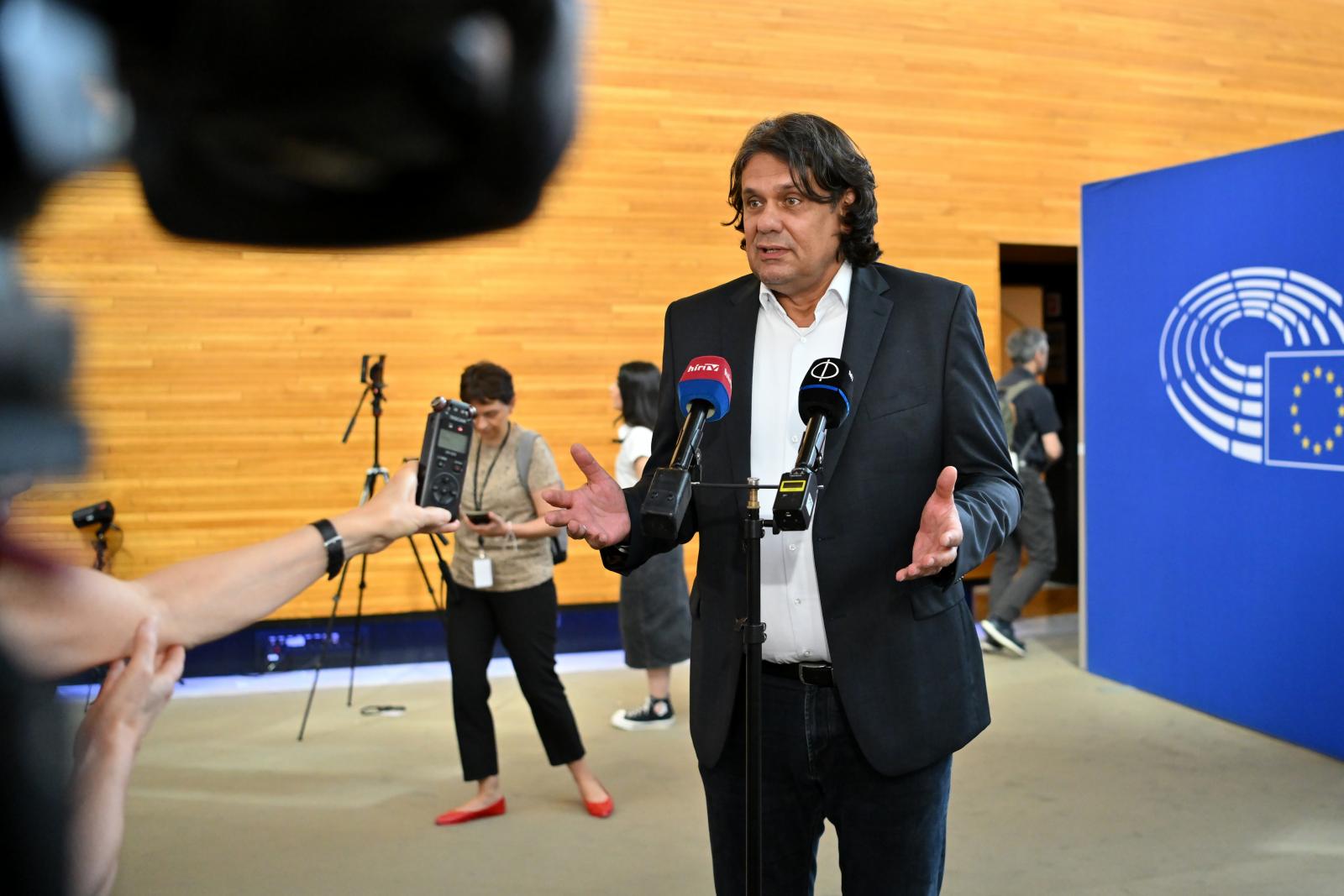 Szép az árulkodás, de valószínűleg semmiféle következménye nem lesz annak, hogy a Fidesz feljelentette az EU-nál a Tiszát