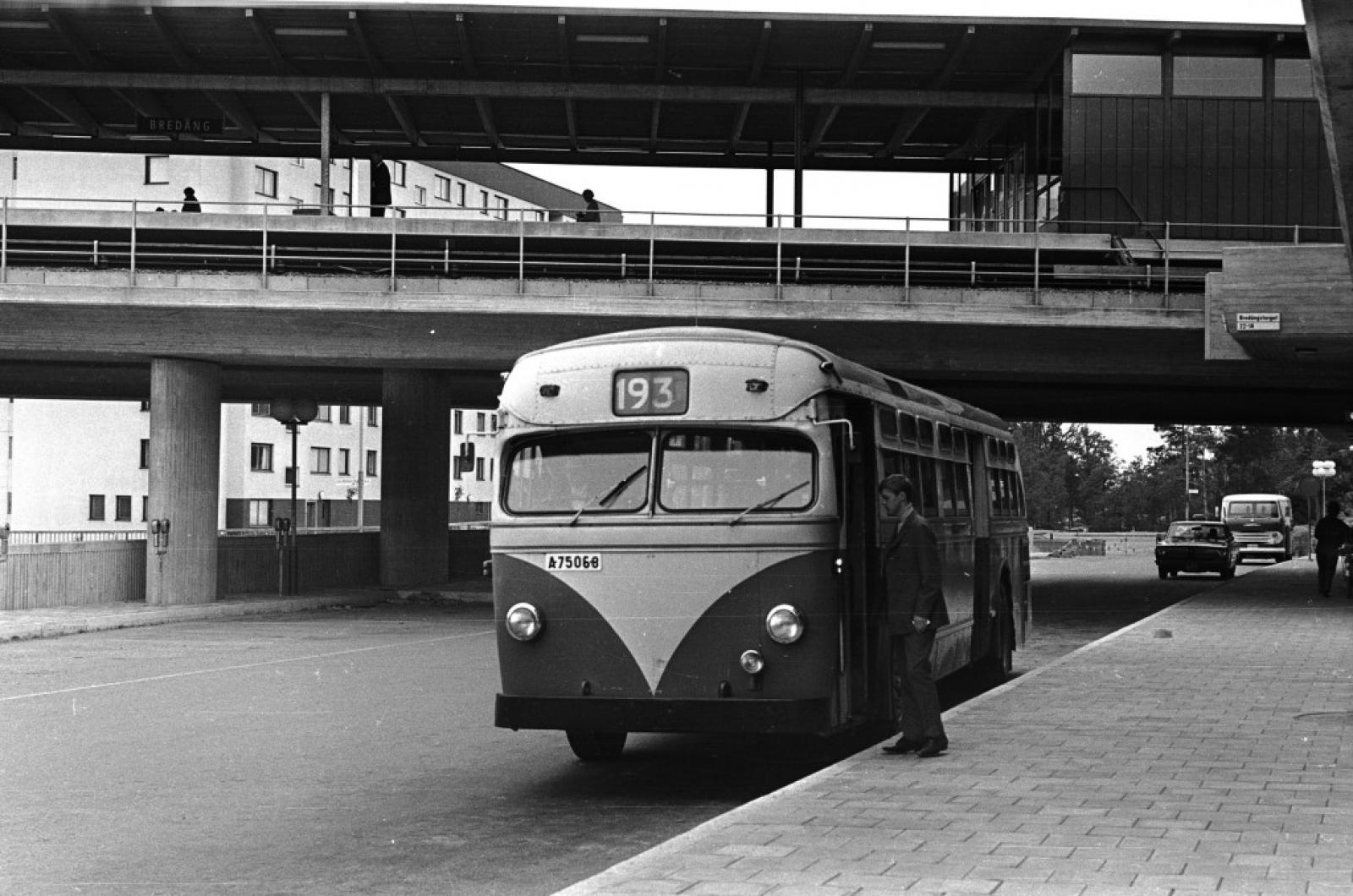 Káosz Stockholmban a J-napon